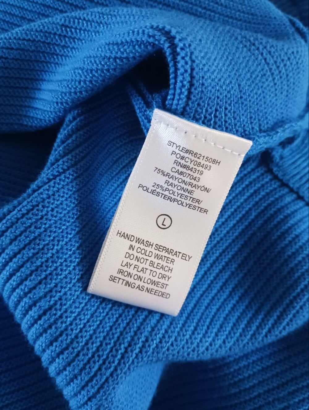 Cyrus The Relaxed V-Neck‎ Ribbed Pullover - Picture 5 of 5